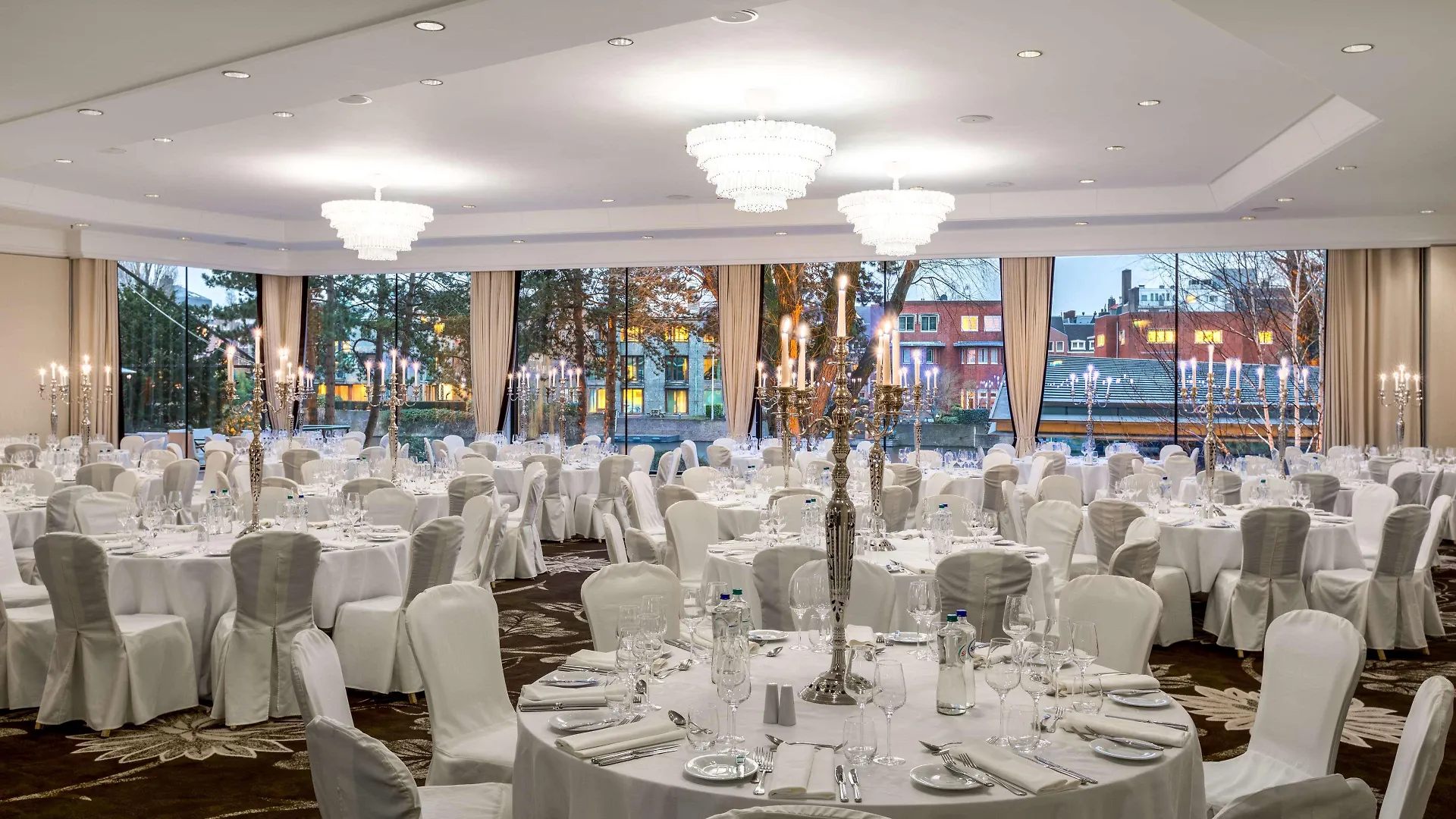 Hilton Amsterdam Hotel 5*,